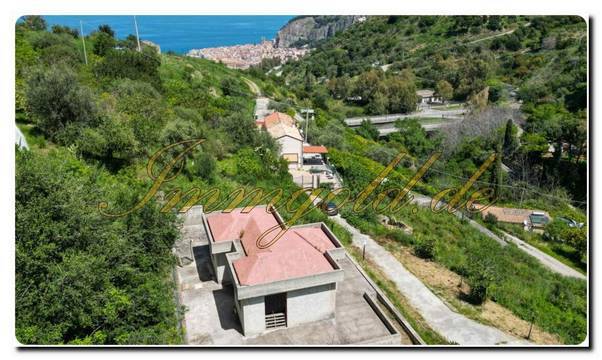 Super Gelegenheit, solider Villenrohbau in ruhiger Hanglage mit Meerblick & Panorama auf Cefalù