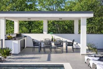 Thumbnail von Moderne Villa mit Swimmingpool und Panorama-Meerblick