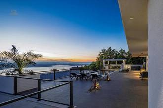 Thumbnail von Moderne Villa mit Swimmingpool und Panorama-Meerblick