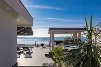 Thumbnail von Moderne Villa mit Swimmingpool und Panorama-Meerblick