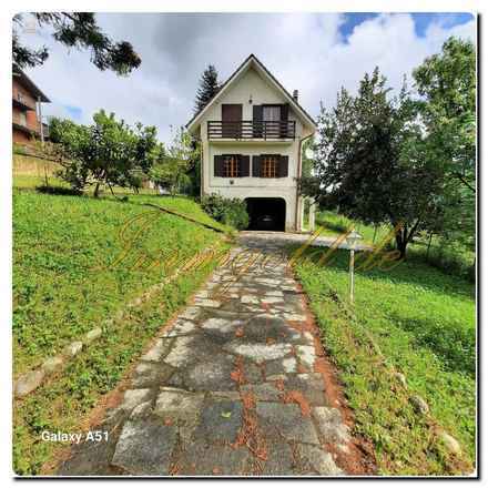 Süd Piemont, chices Einfamilien Haus in bevorzugter Lage mit ca. 2.800 m² Garten