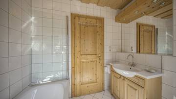 Thumbnail von Großzügige Wohnung mit schönem Ausblick in Zentrumslage