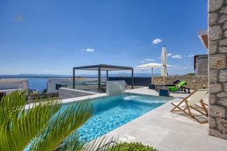 Thumbnail von Luxusvilla mit Swimmingpool und Meerblick