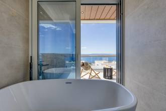 Thumbnail von Luxusvilla mit Swimmingpool und Meerblick