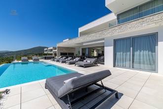 Thumbnail von Luxusvilla mit Panorama-Meerblick, Pool und Jacuzzi