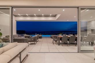 Thumbnail von Luxusvilla mit Panorama-Meerblick, Pool und Jacuzzi