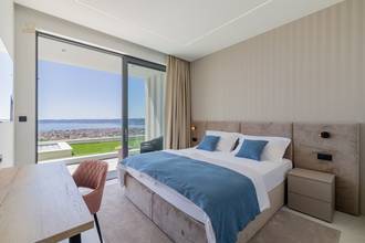 Thumbnail von Luxusvilla mit Panorama-Meerblick, Pool und Jacuzzi