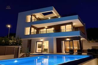 Thumbnail von Rogoznica bölgesinde Panorama deniz manzaralı modern villa ve yüzme havuzu