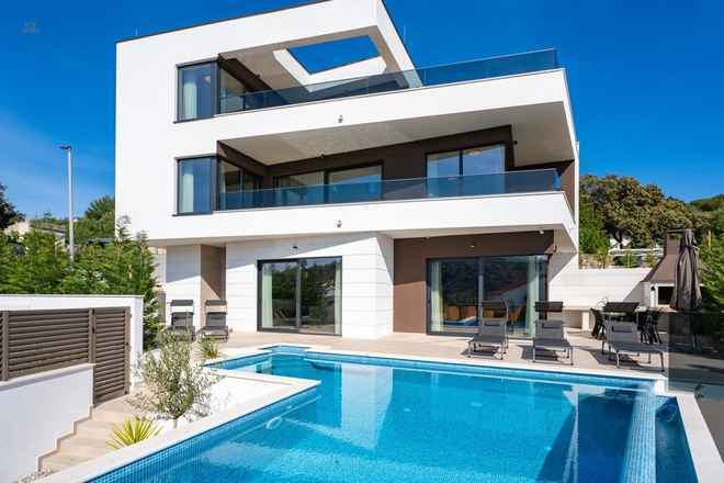 Moderne Villa mit Panorama-Meerblick und Swimmingpool, Region Rogoznica