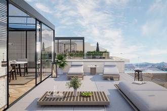 Modernes Penthouse in erster Meereslinie mit Dachterrasse und Community-Pool