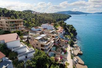 Thumbnail von Maisonettewohnung in erster Reihe zum Meer mit privatem Pool