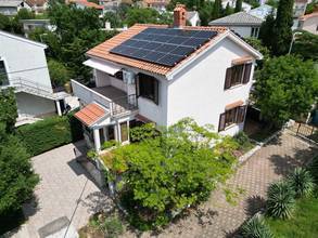 Haus mit Meerblick und Garten in Strandnähe