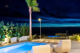 Thumbnail von Luxuriöse Villa mit Swimmingpool und Meerblick
