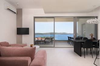 Thumbnail von Modernes Duplex-Penthouse mit Pool und Meerblick
