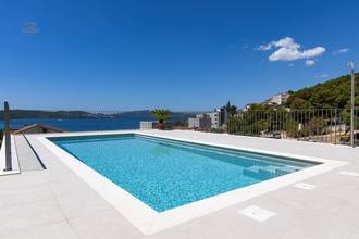 Thumbnail von Modernes Duplex-Penthouse mit Pool und Meerblick