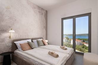 Thumbnail von Modernes Duplex-Penthouse mit Pool und Meerblick