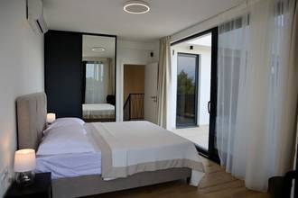 Thumbnail von Neue Villa mit Pool und Meerblick, ca. 80 Meter zum Meer