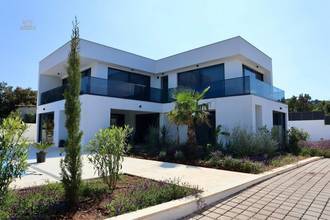 Thumbnail von Neue Villa mit Pool und Meerblick, ca. 80 Meter zum Meer
