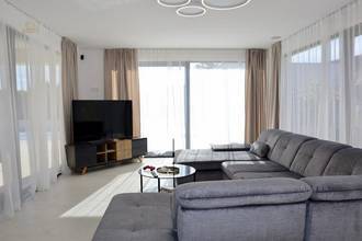 Thumbnail von Neue Villa mit Pool und Meerblick, ca. 80 Meter zum Meer