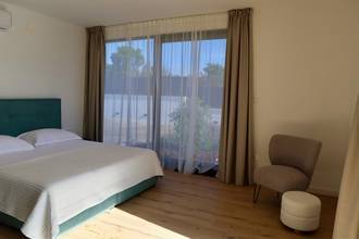 Thumbnail von Neue Villa mit Pool und Meerblick, ca. 80 Meter zum Meer