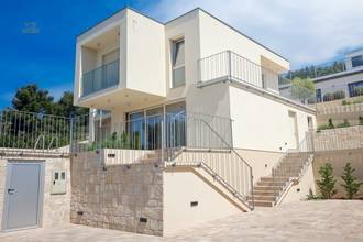 Luxusvilla mit Pool und Panorama-Meerblick, Region Sibenik