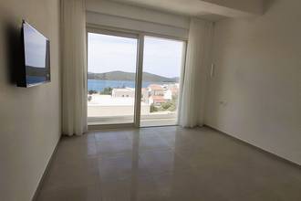Thumbnail von Luxusvilla mit Pool und Panorama-Meerblick, Region Sibenik