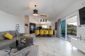 Thumbnail von Luxusvilla mit Infinity-Pool in Panoramalage
