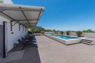 Thumbnail von Moderne Villa mit Panorama-Meerblick und Pool