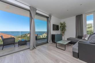 Thumbnail von Moderne Villa mit Panorama-Meerblick und Pool