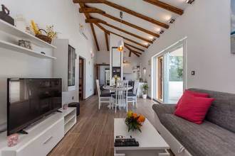 Thumbnail von Freistehender Bungalow mit Swimmingpool und Meerblick