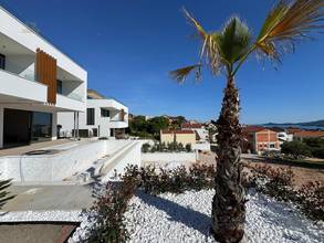 Thumbnail von Moderne Neubauvilla mit Pool, Dachterrasse und Meerblick