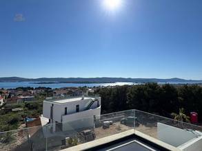 Thumbnail von Moderne Neubauvilla mit Pool, Dachterrasse und Meerblick