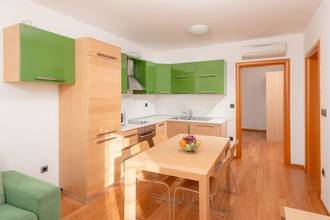 Thumbnail von Modernes Apartmenthaus mit Meerblick und 16 Wohneinheiten, Makarska Riviera