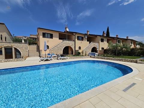 Reihenhaus mit Pool und Meerblick in der Region Porec