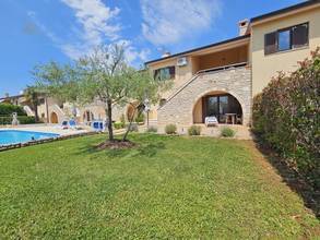 Thumbnail von Reihenhaus mit Pool und Meerblick in der Region Porec