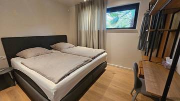 Thumbnail von Moderne Erdgeschosswohnung mit Pool, Garten und Meerblick