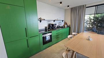 Thumbnail von Moderne Erdgeschosswohnung mit Pool, Garten und Meerblick