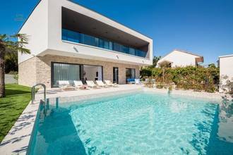 Moderne Villa direkt am Meer, Region Rogoznica