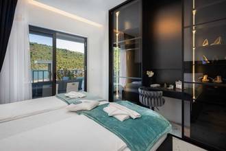 Thumbnail von Moderne Villa direkt am Meer, Region Rogoznica