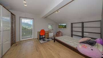 Thumbnail von Hochwertiges Zweifamilienhaus in unverbaubarer Aussichtslage