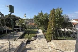 Thumbnail von Haus mit Meerblick und zwei separaten Wohnungen, Garten