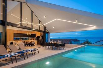 Thumbnail von Moderne Villa mit Meerblick, Swimmingpool und Jacuzzi