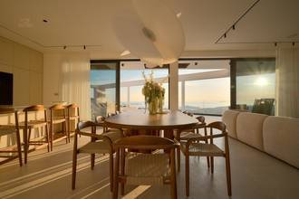 Thumbnail von Moderne Luxusvilla mit Infinity-Pool und Meerblick
