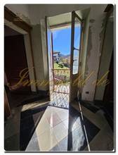 Thumbnail von Geniş oturma alanına sahip, özel park ve panoramaterrasıyla yenilenmeye hazır bağımsız villa
