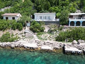 Thumbnail von Haus in erster Reihe am Meer mit großer Terrasse und Meerblick