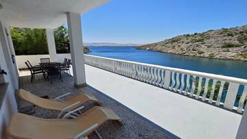 Thumbnail von Haus in erster Reihe am Meer mit großer Terrasse und Meerblick