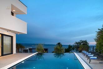 Thumbnail von Neu erbaute Villa mit Infinity-Pool und Meerblick