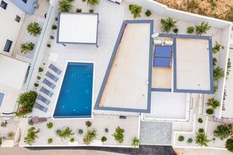 Thumbnail von Neu erbaute Villa mit Infinity-Pool und Meerblick