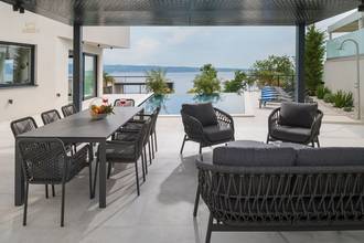 Thumbnail von Neu erbaute Villa mit Infinity-Pool und Meerblick