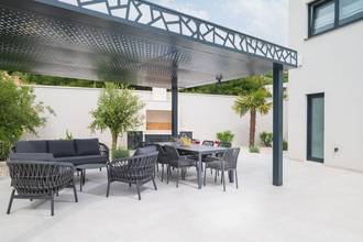 Thumbnail von Neu erbaute Villa mit Infinity-Pool und Meerblick